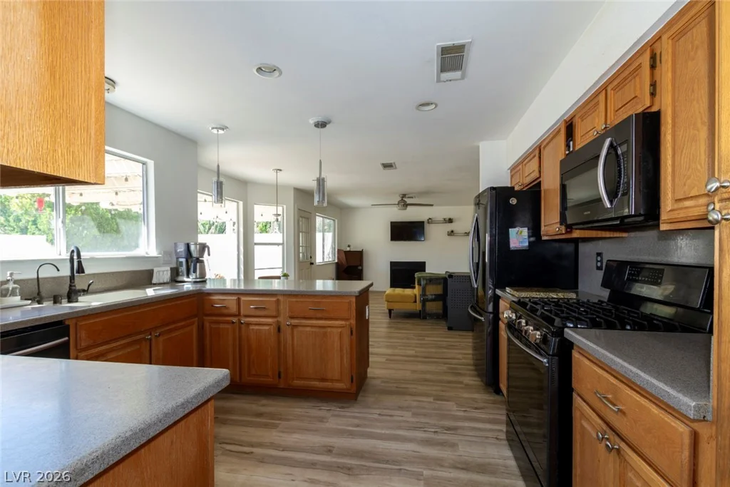 5525 Red Bluff, Las Vegas, NV 89130