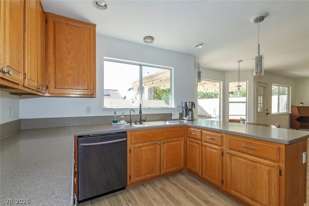 5525 Red Bluff, Las Vegas, NV 89130