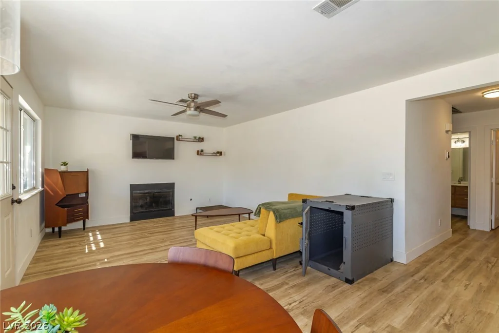 5525 Red Bluff, Las Vegas, NV 89130