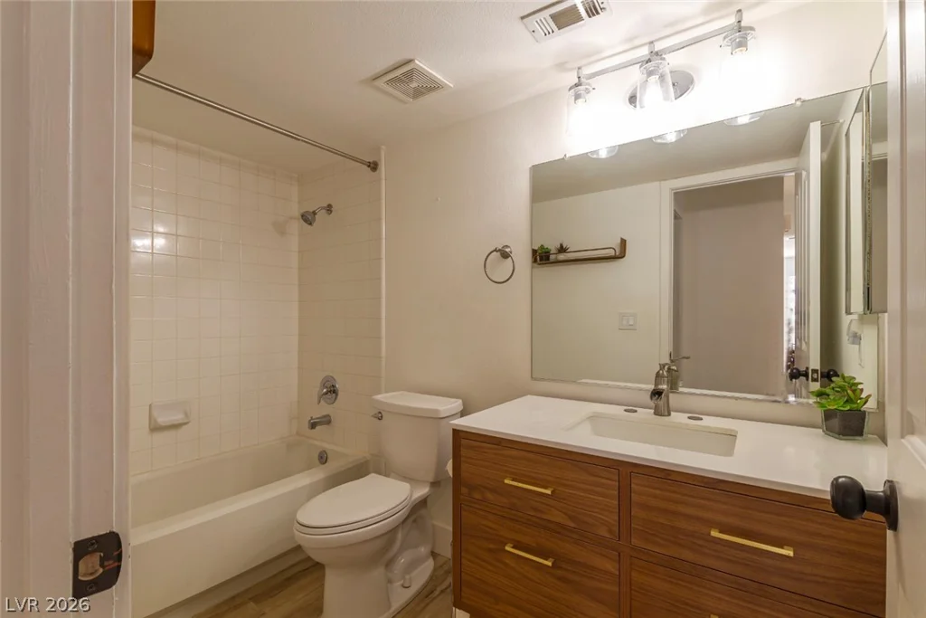 5525 Red Bluff, Las Vegas, NV 89130