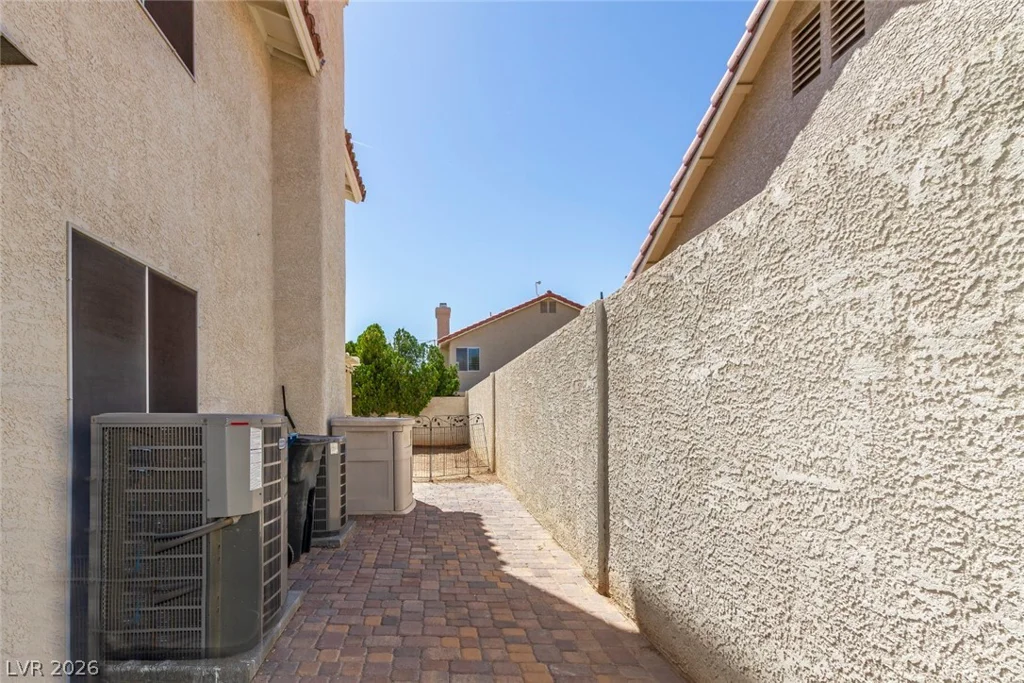 5525 Red Bluff, Las Vegas, NV 89130