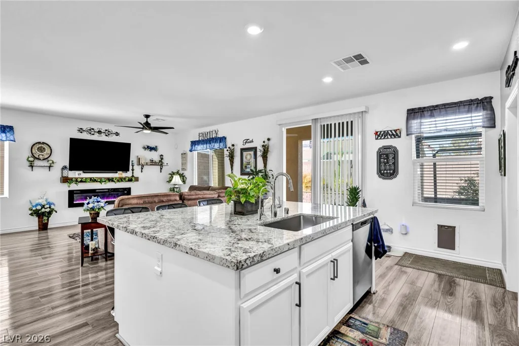4817 Royal Magnolia, North Las Vegas, NV 89031