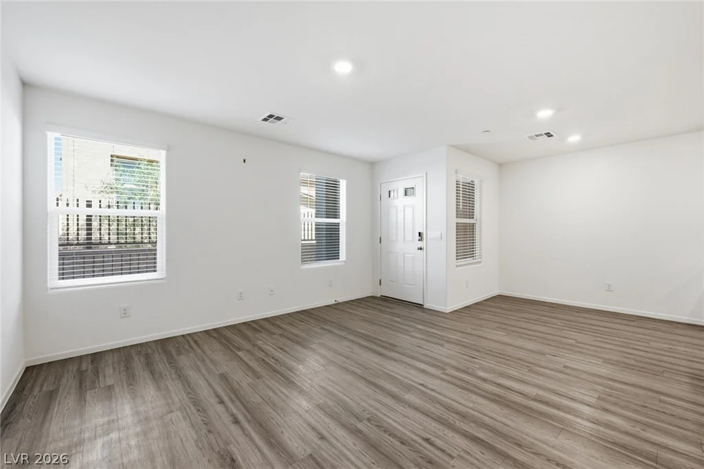 6916 Stratham Hill, Las Vegas, NV 89166
