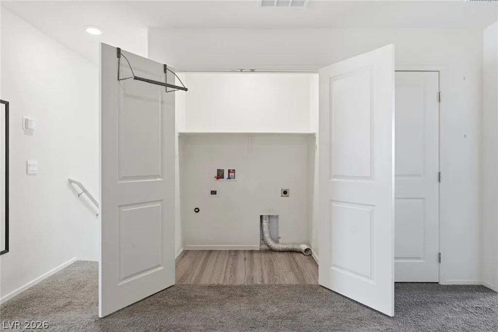 6916 Stratham Hill, Las Vegas, NV 89166