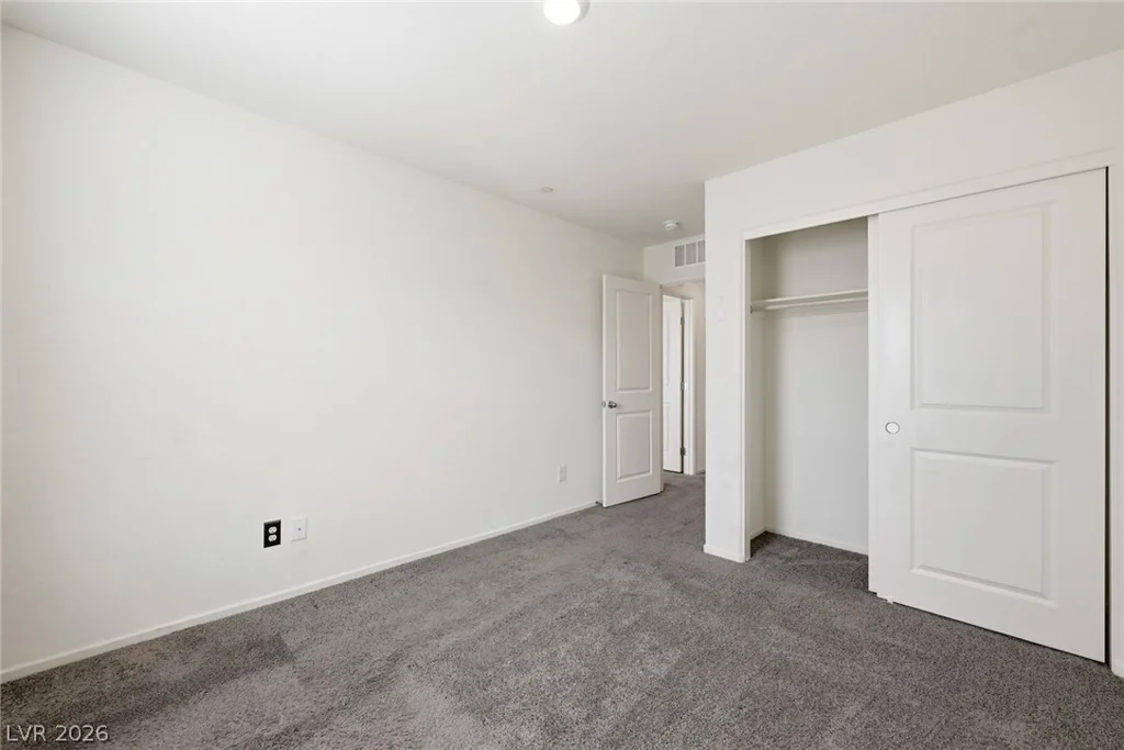 6916 Stratham Hill, Las Vegas, NV 89166
