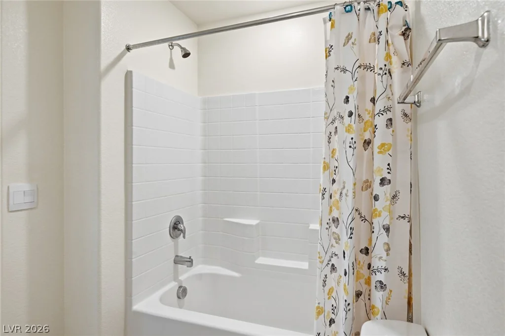 6916 Stratham Hill, Las Vegas, NV 89166