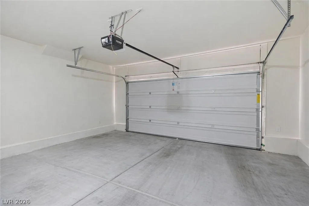 6916 Stratham Hill, Las Vegas, NV 89166