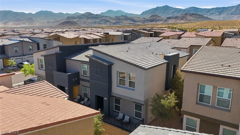 6916 Stratham Hill, Las Vegas, NV 89166