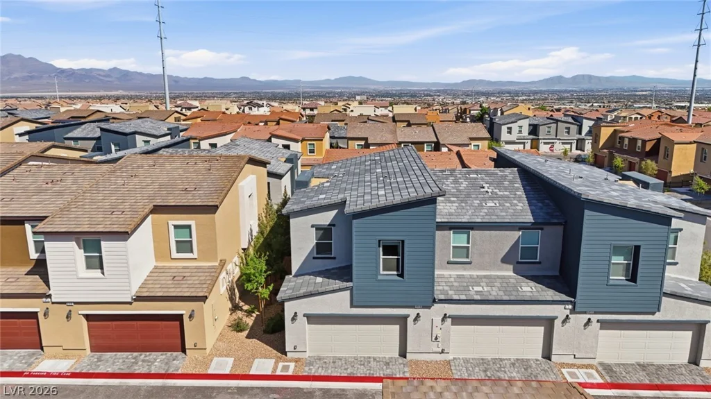6916 Stratham Hill, Las Vegas, NV 89166