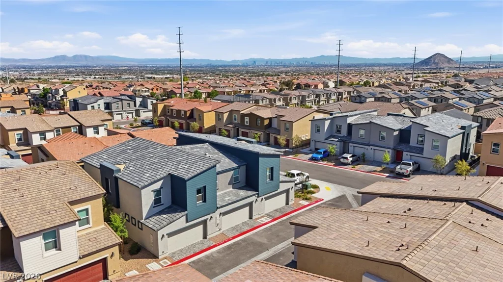 6916 Stratham Hill, Las Vegas, NV 89166