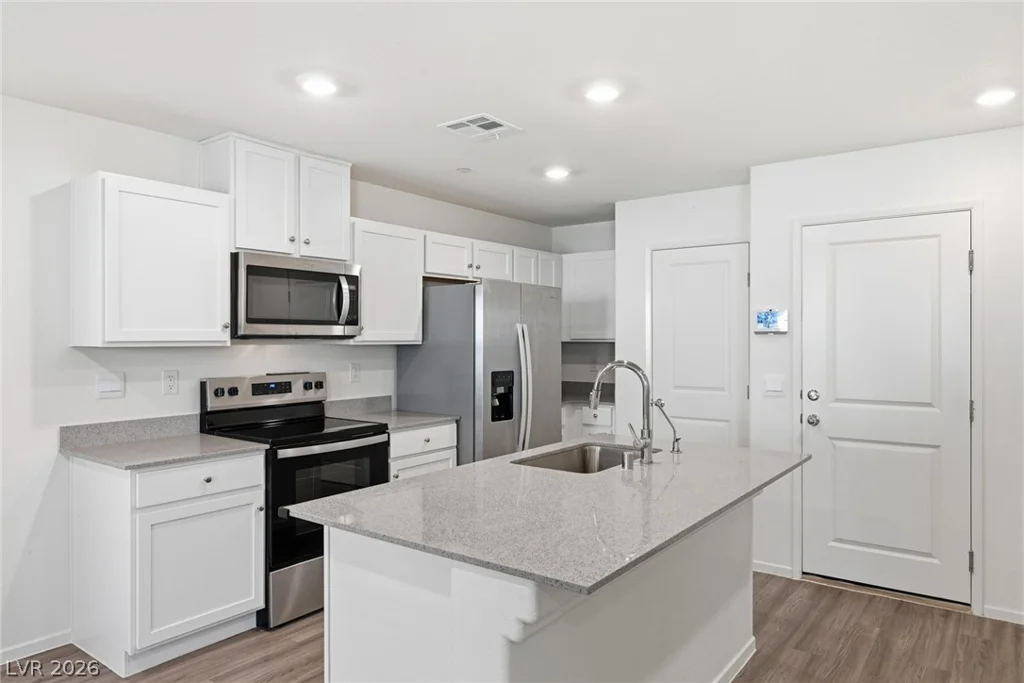6916 Stratham Hill, Las Vegas, NV 89166