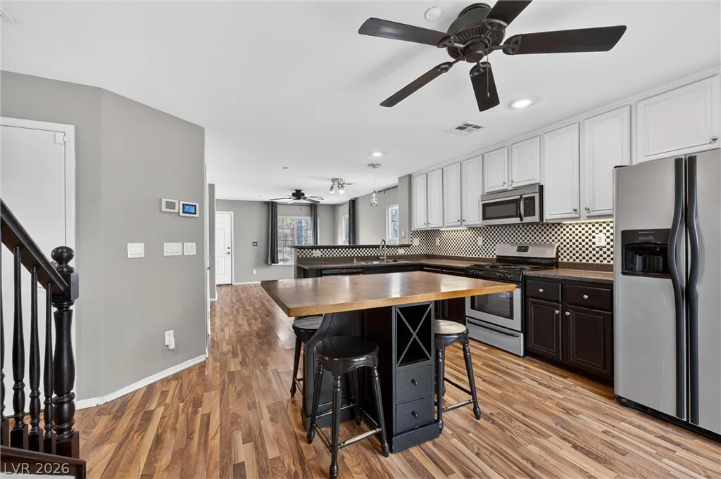 1176 Paradise Desert, Henderson, NV 89002