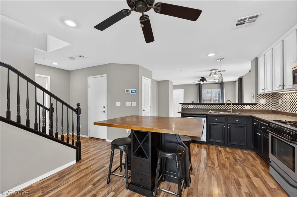 1176 Paradise Desert, Henderson, NV 89002