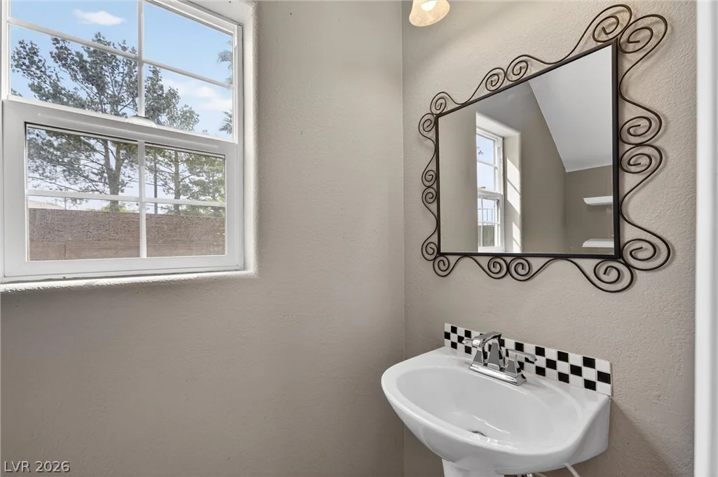 1176 Paradise Desert, Henderson, NV 89002