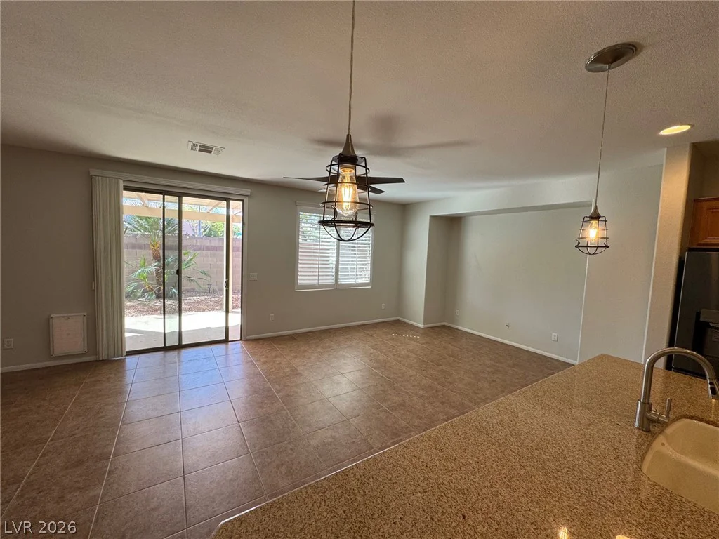 7621 Port Orchard, Las Vegas, NV 89113
