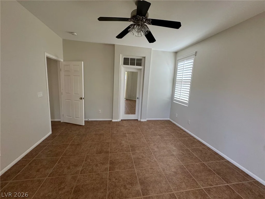 7621 Port Orchard, Las Vegas, NV 89113