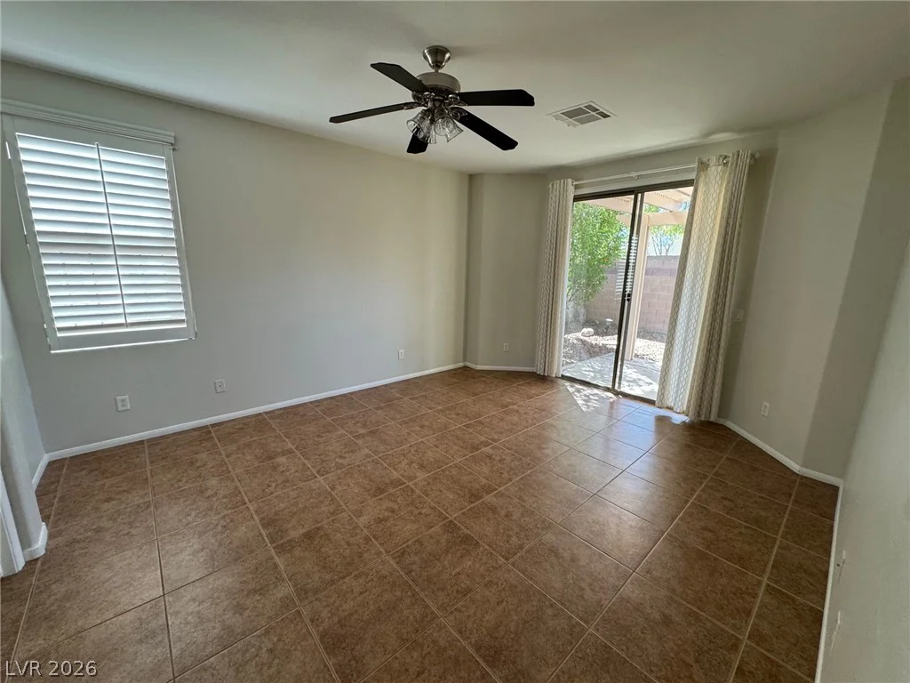 7621 Port Orchard, Las Vegas, NV 89113
