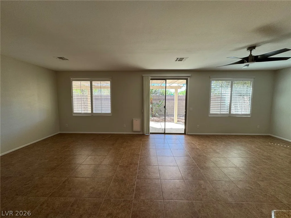 7621 Port Orchard, Las Vegas, NV 89113