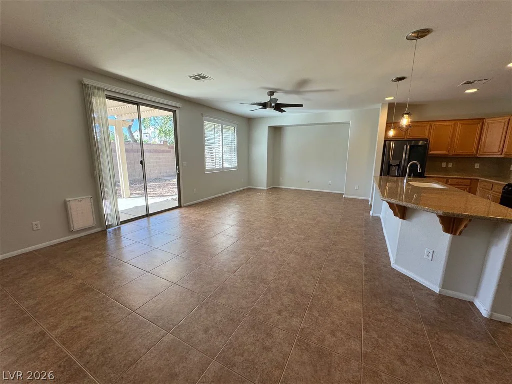 7621 Port Orchard, Las Vegas, NV 89113
