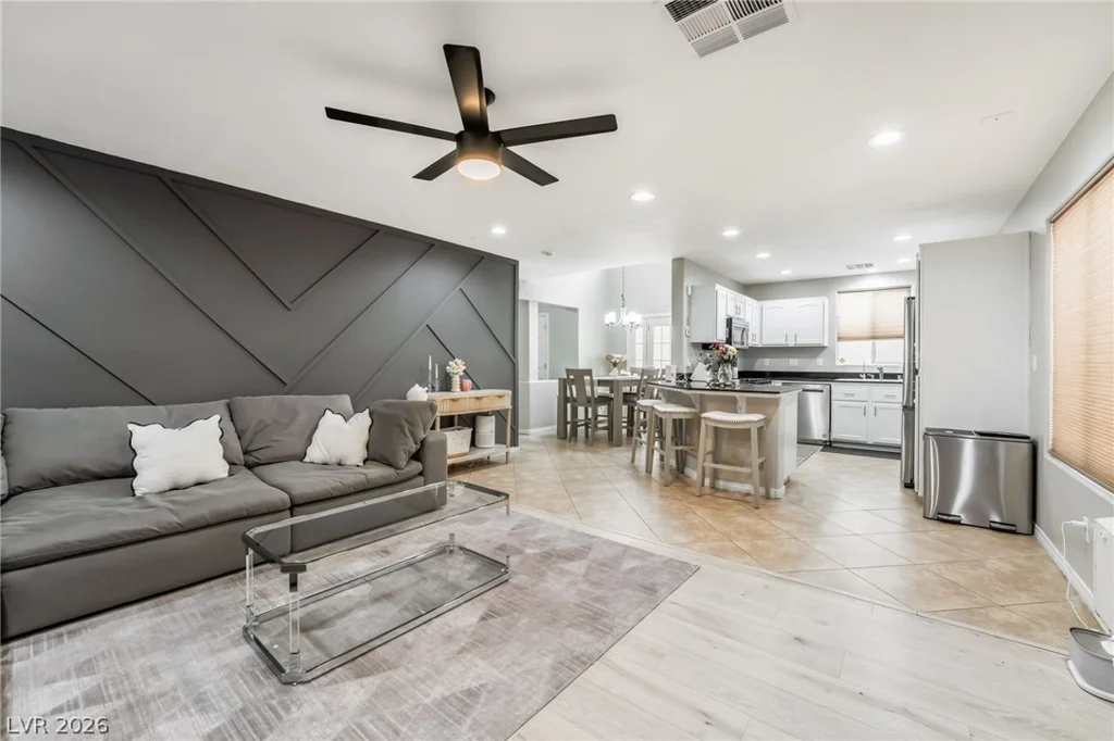 7264 Larix, Las Vegas, NV 89113