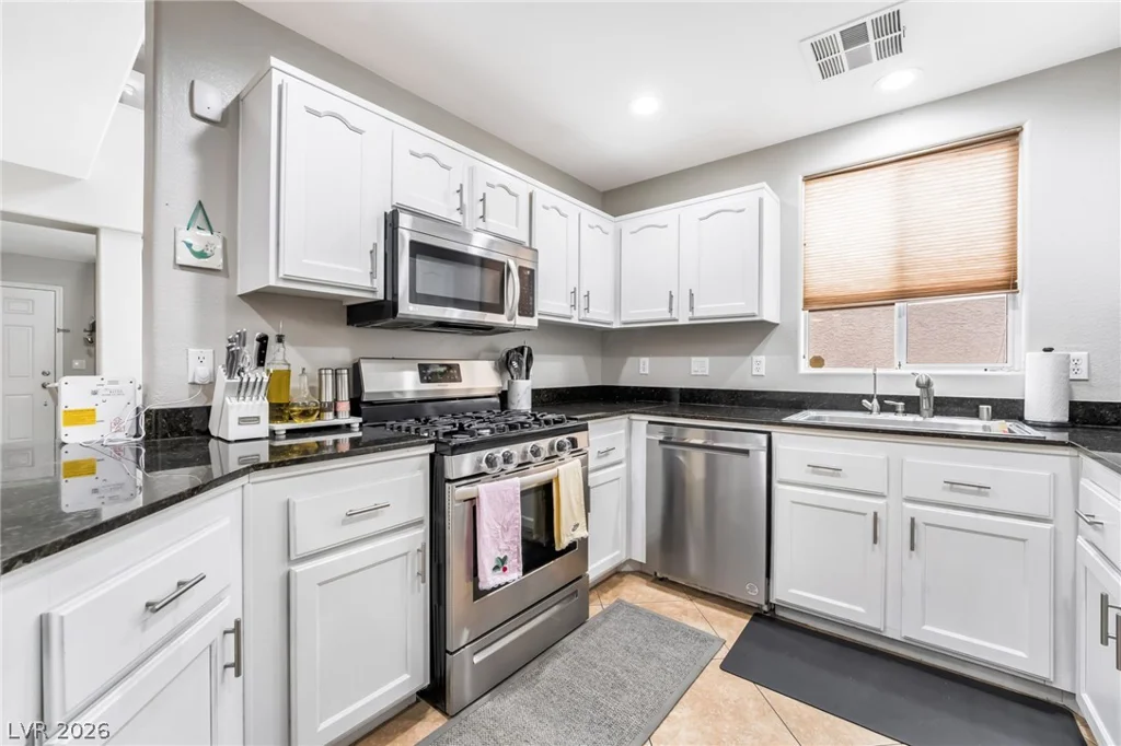 7264 Larix, Las Vegas, NV 89113