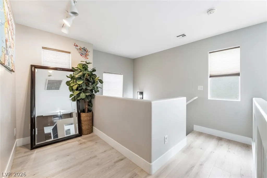 7264 Larix, Las Vegas, NV 89113