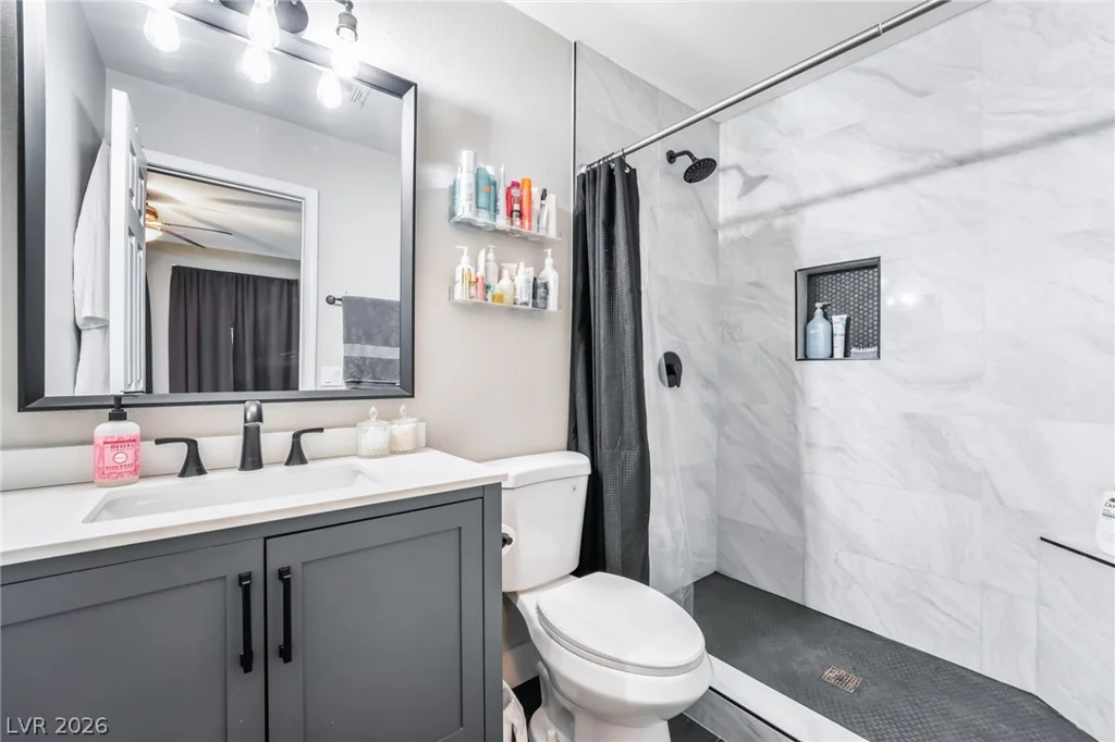 7264 Larix, Las Vegas, NV 89113