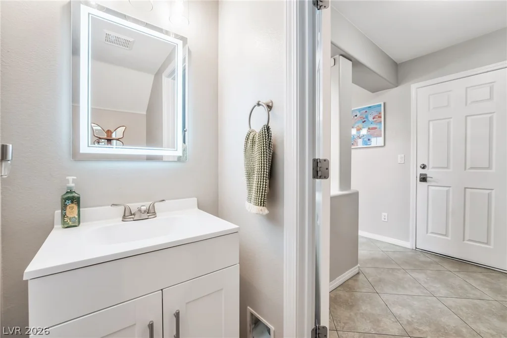 7264 Larix, Las Vegas, NV 89113