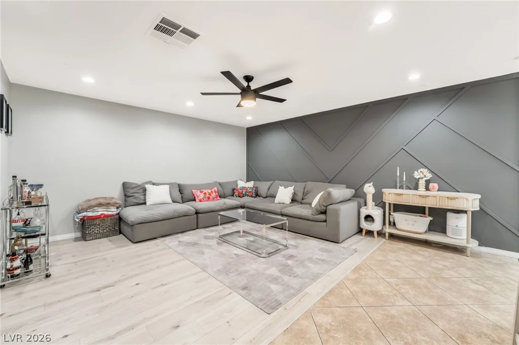 7264 Larix, Las Vegas, NV 89113