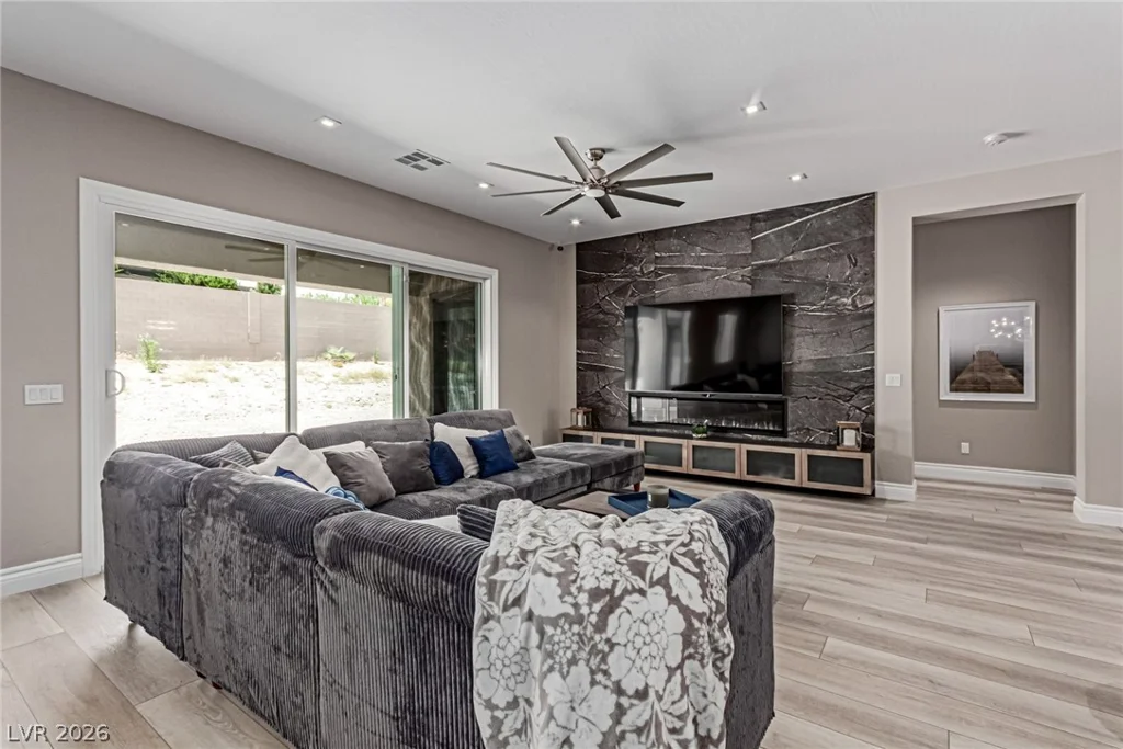2669 Pioneer Estates, Las Vegas, NV 89117