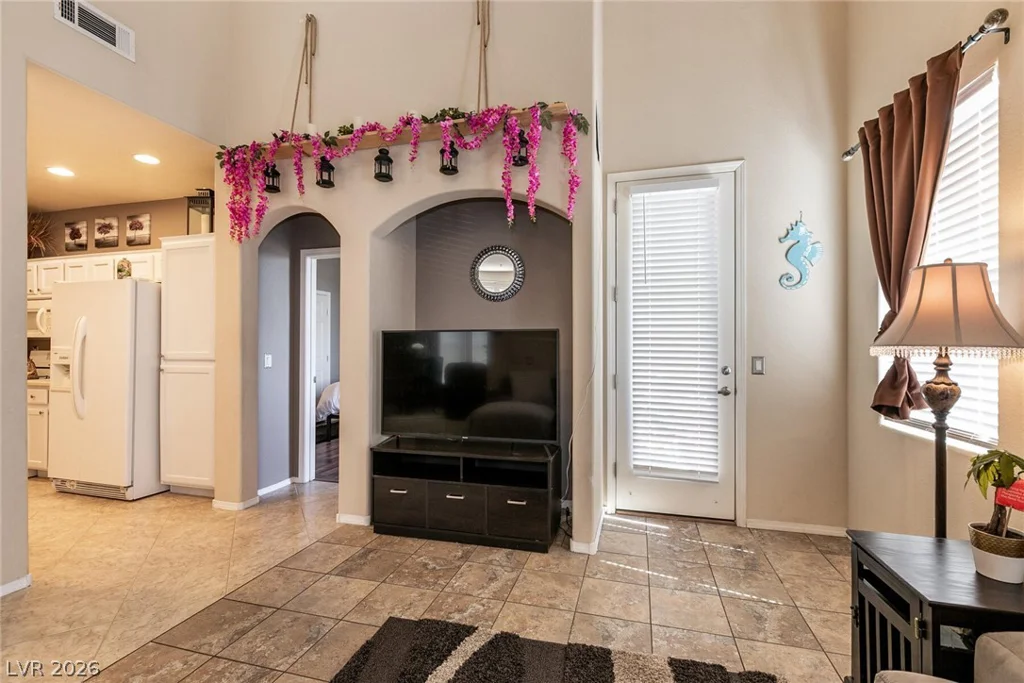 3975 Hualapai, Las Vegas, NV 89129