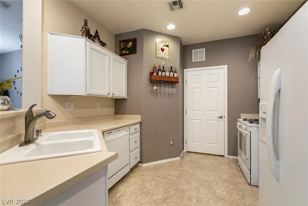 3975 Hualapai, Las Vegas, NV 89129