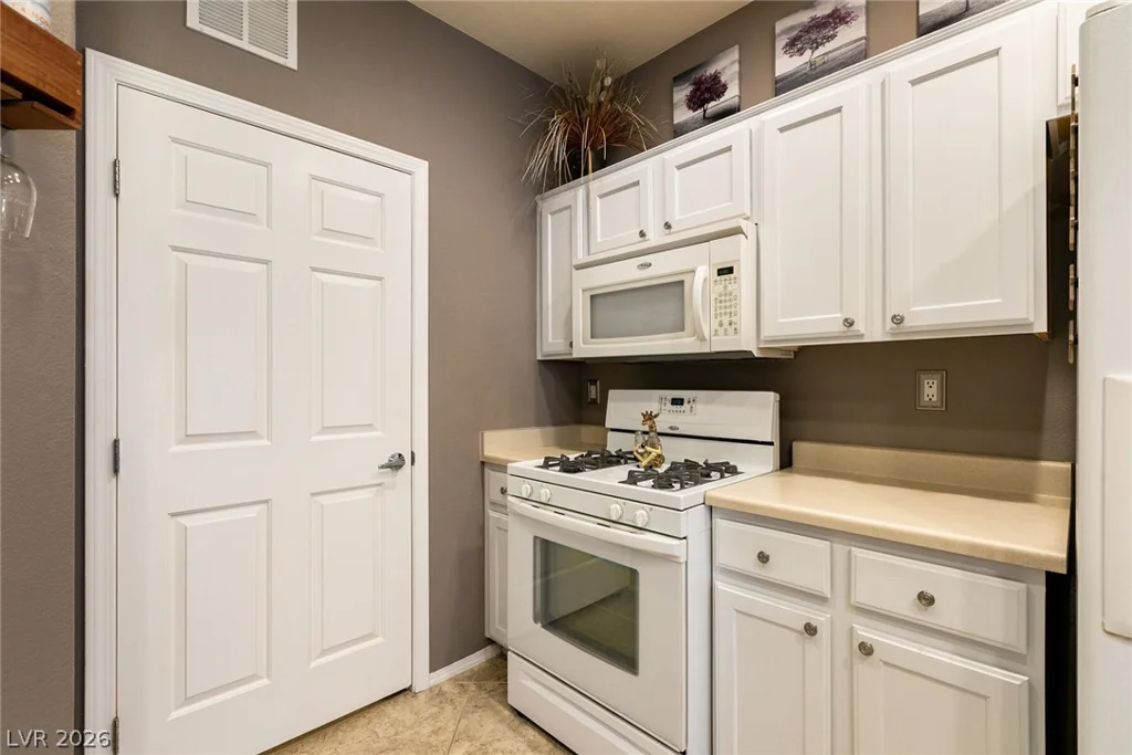 3975 Hualapai, Las Vegas, NV 89129
