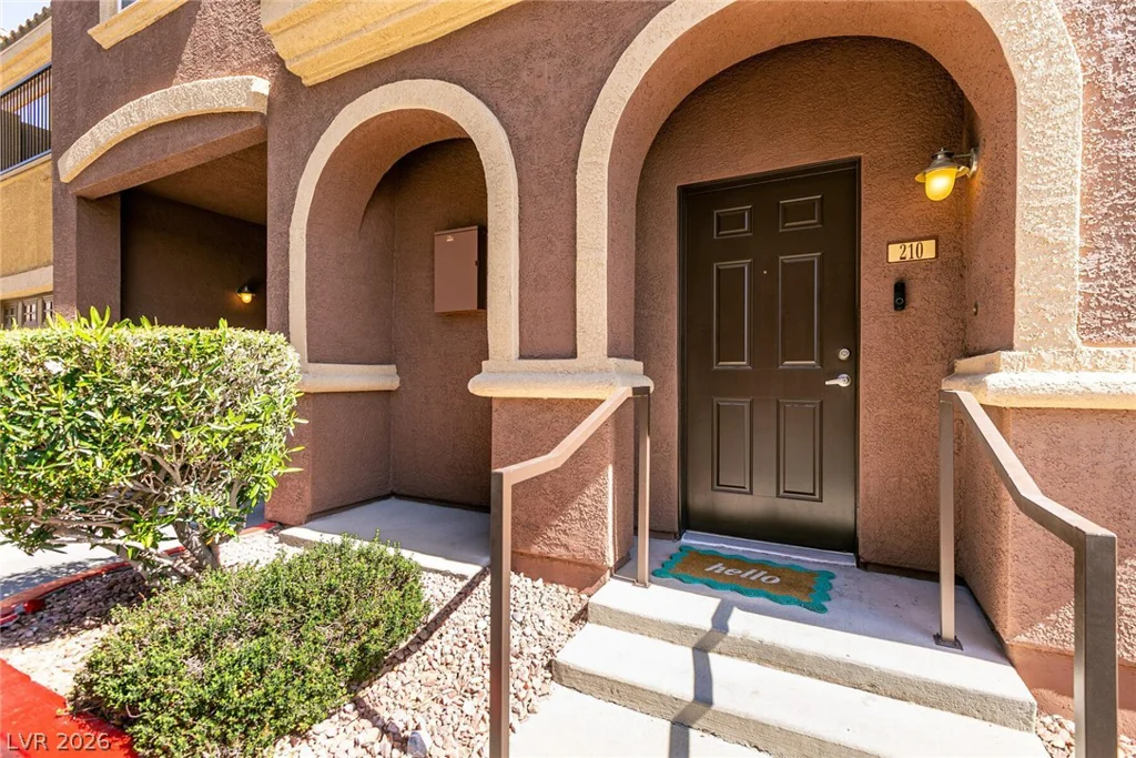 3975 Hualapai, Las Vegas, NV 89129