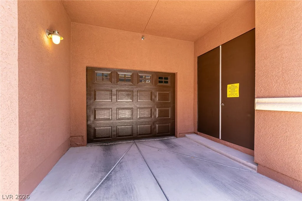 3975 Hualapai, Las Vegas, NV 89129