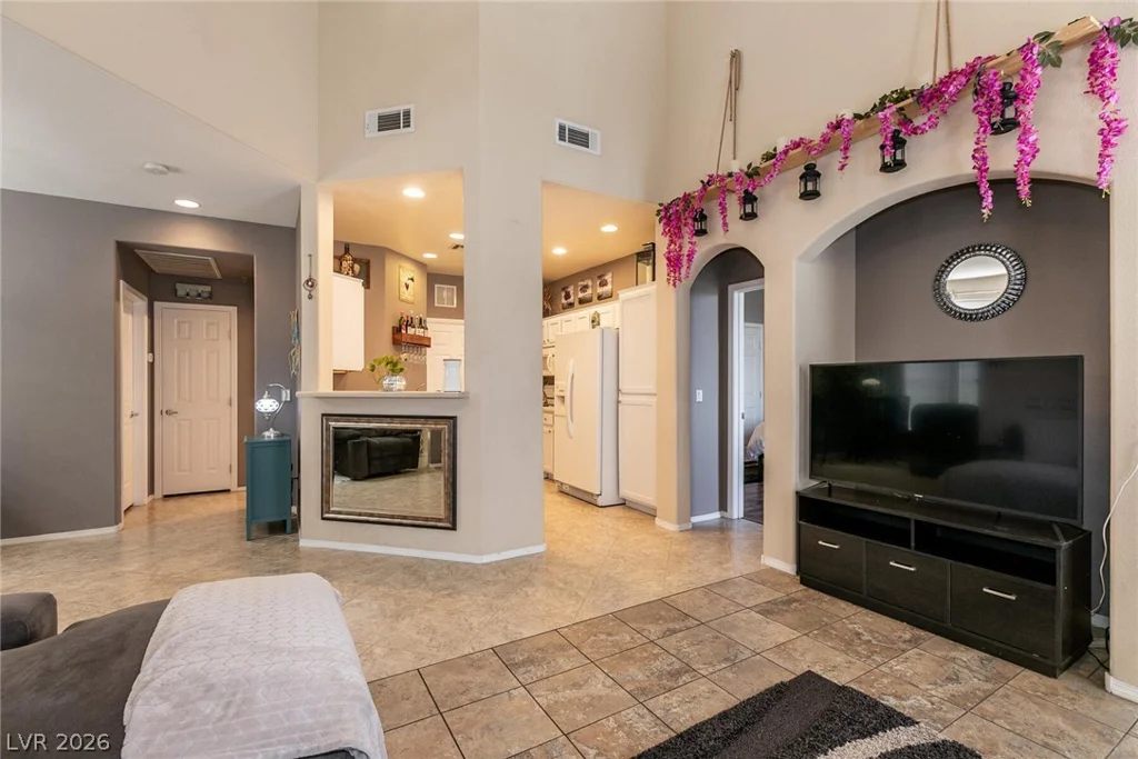 3975 Hualapai, Las Vegas, NV 89129
