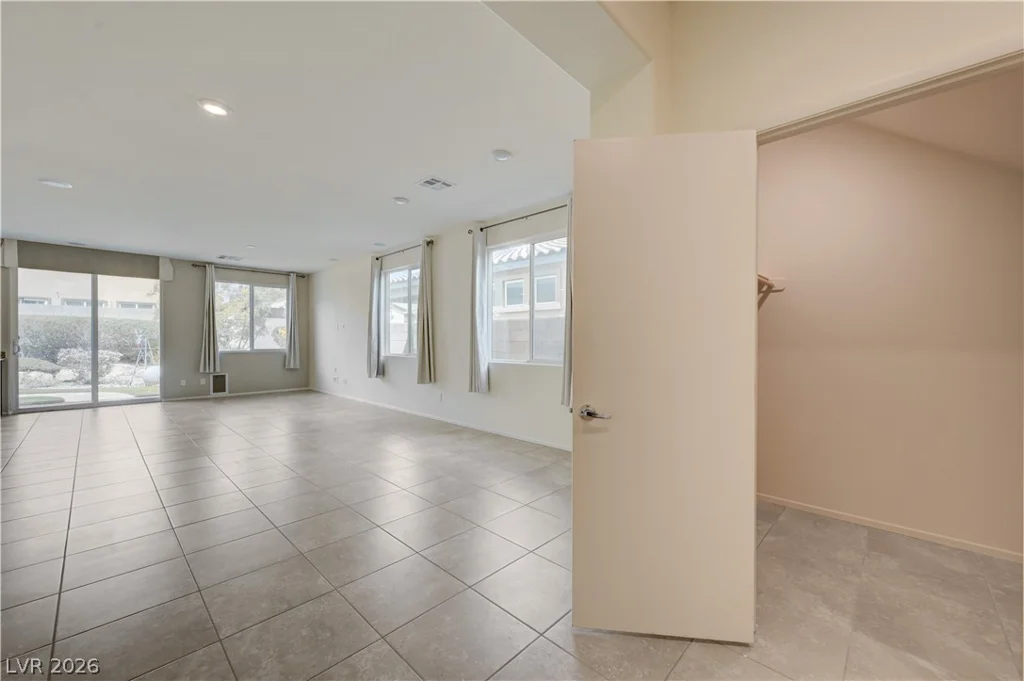 4420 Stardusk Falls, North Las Vegas, NV 89084