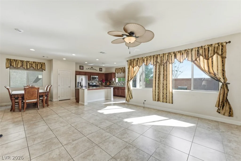 32 Lily Grove, Las Vegas, NV 89148