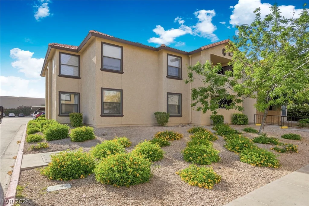 2451 Rainbow, Las Vegas, NV 89108