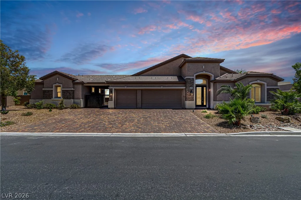3906 Jacob Lake, Las Vegas, NV 89118