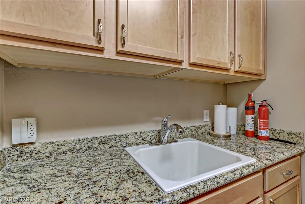 3906 Jacob Lake, Las Vegas, NV 89118