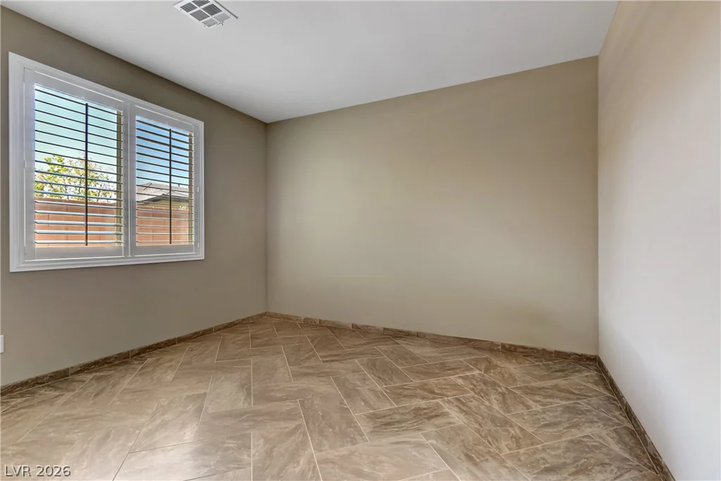 3906 Jacob Lake, Las Vegas, NV 89118