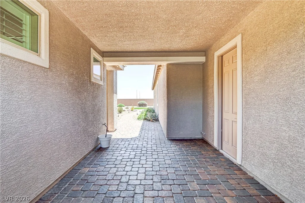 3906 Jacob Lake, Las Vegas, NV 89118