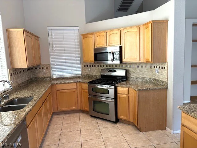 7545 Coral River, Las Vegas, NV 89131