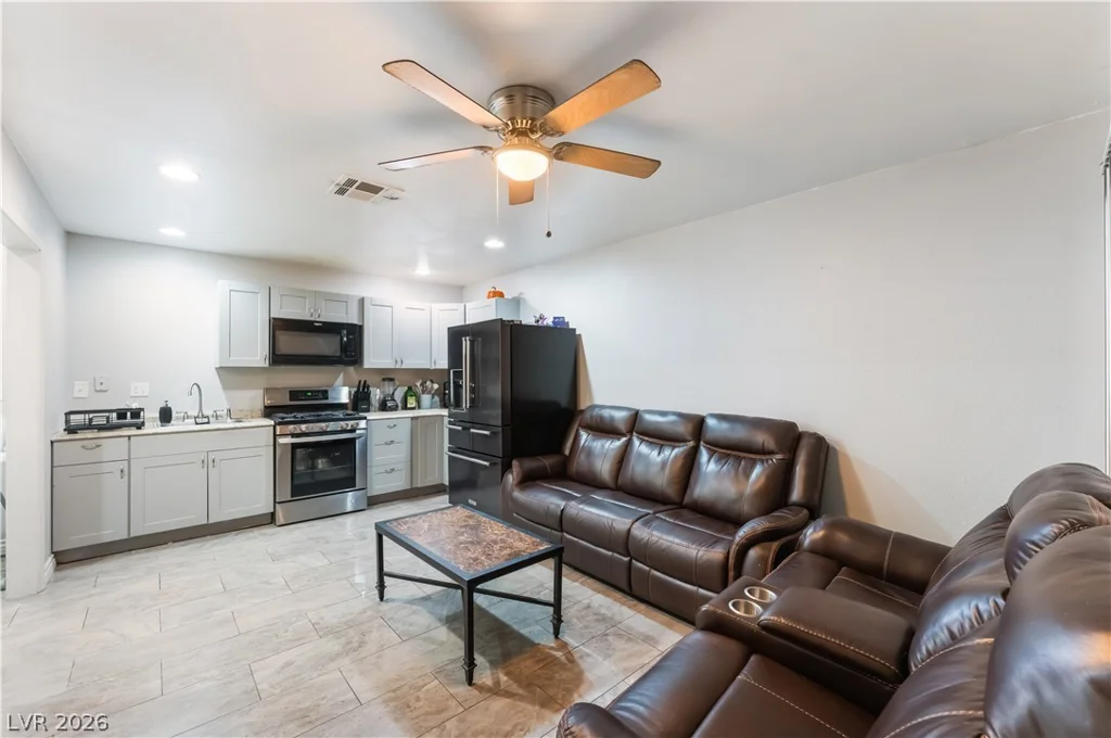 413 Lamb, Las Vegas, NV 89110