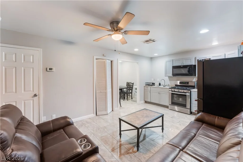 413 Lamb, Las Vegas, NV 89110
