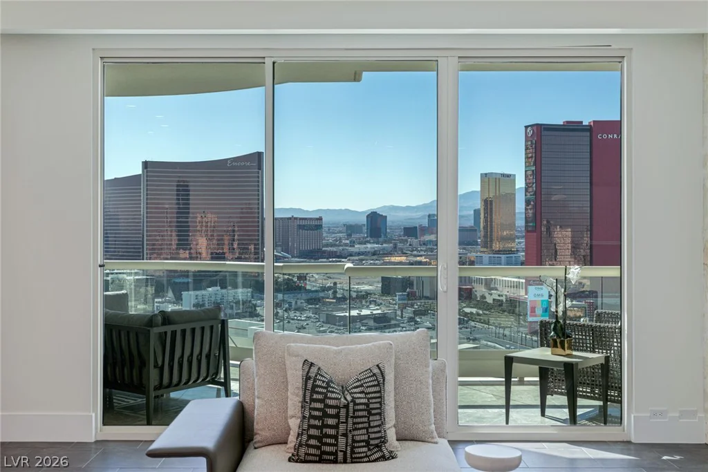 2747 Paradise, Las Vegas, NV 89109