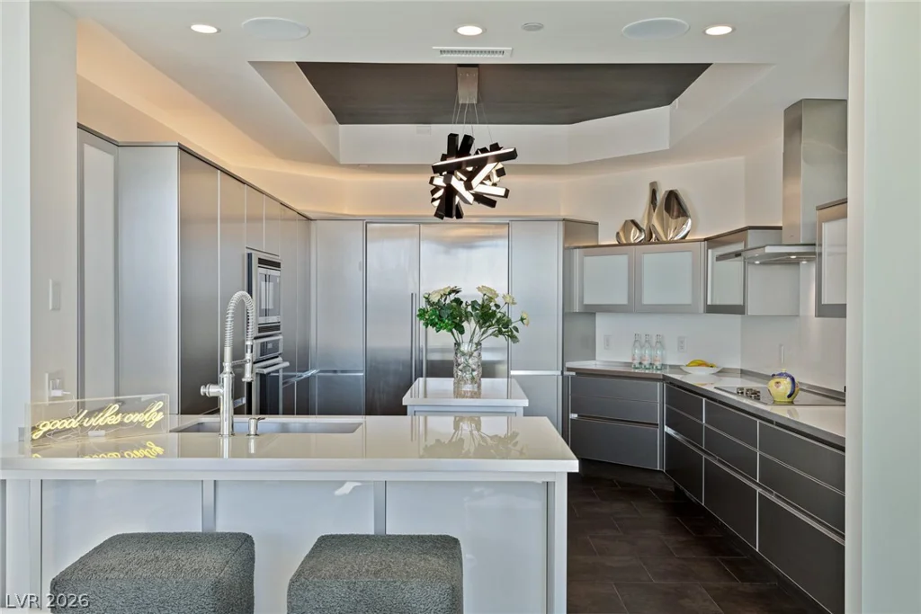 2747 Paradise, Las Vegas, NV 89109