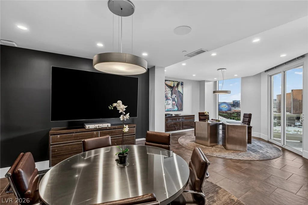 2747 Paradise, Las Vegas, NV 89109