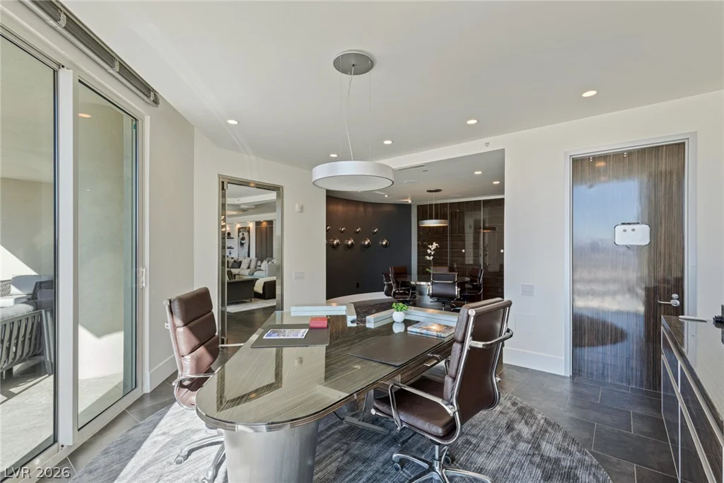 2747 Paradise, Las Vegas, NV 89109